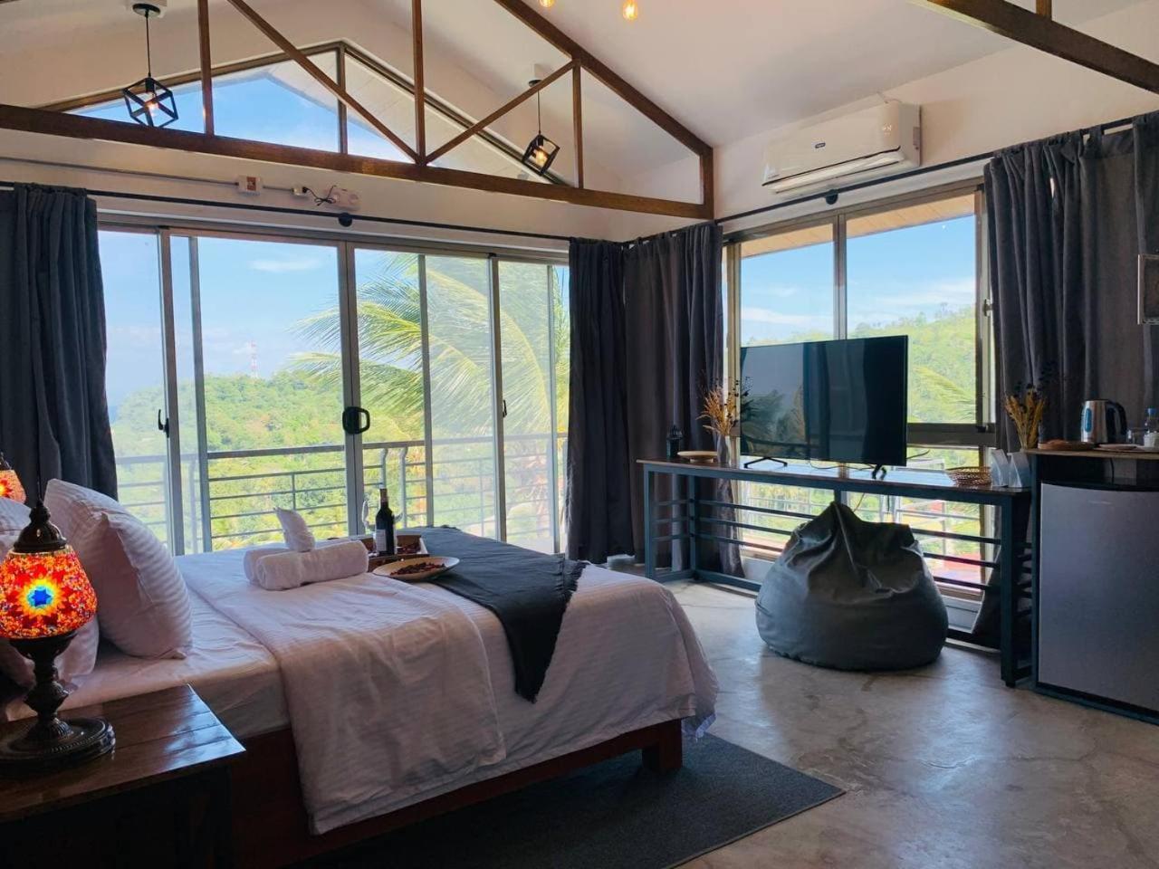 Av Suites Puerto Galera Ngoại thất bức ảnh