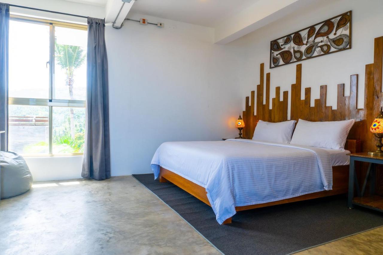 Av Suites Puerto Galera Ngoại thất bức ảnh