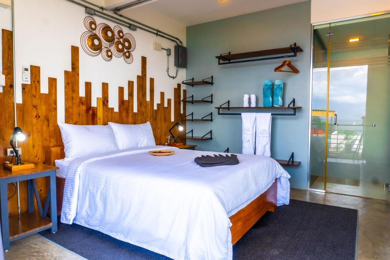 Av Suites Puerto Galera Ngoại thất bức ảnh