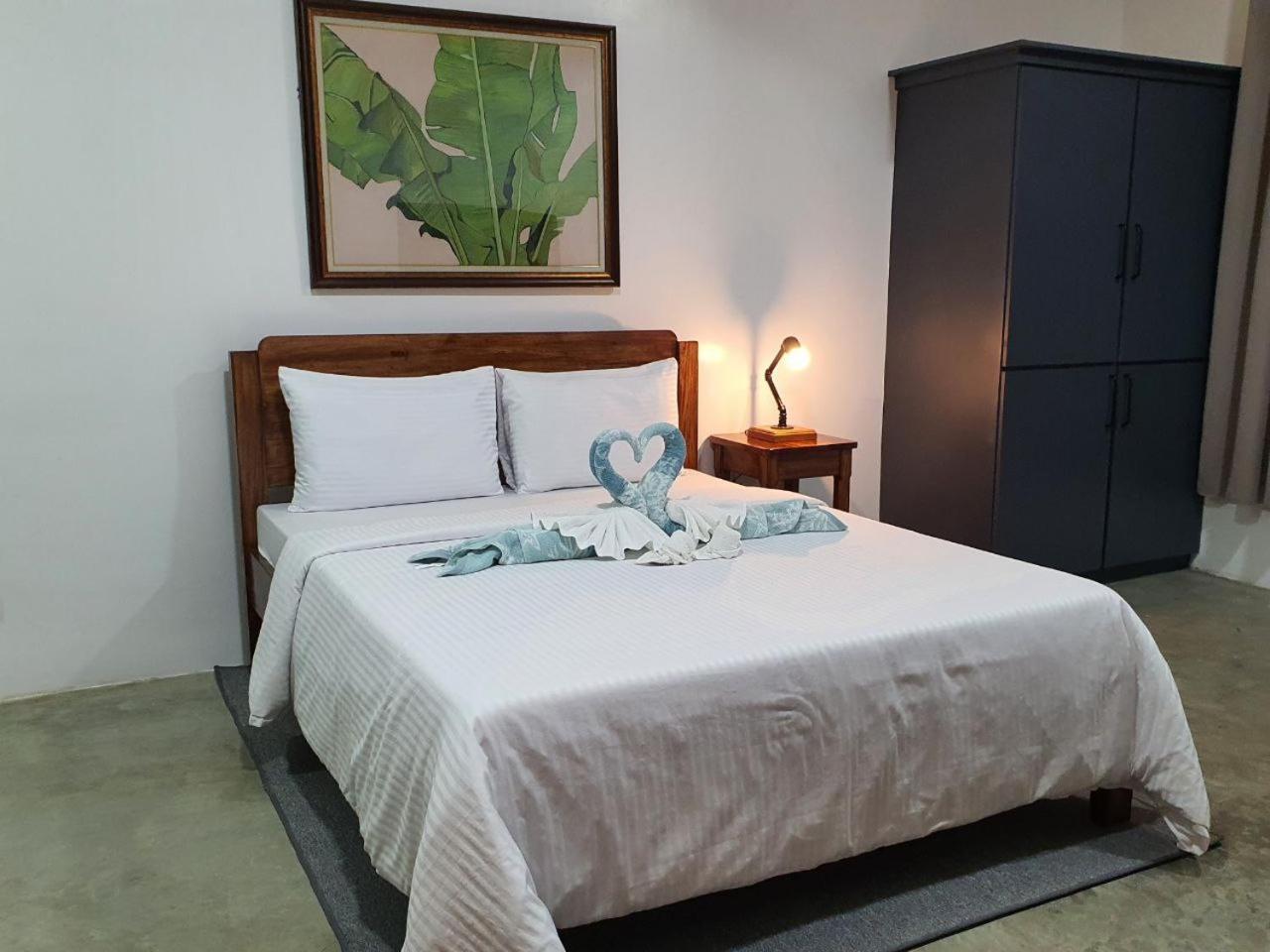 Av Suites Puerto Galera Ngoại thất bức ảnh
