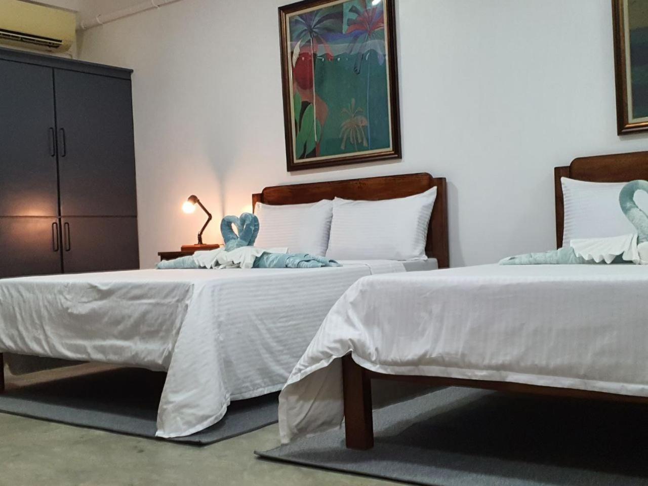 Av Suites Puerto Galera Ngoại thất bức ảnh