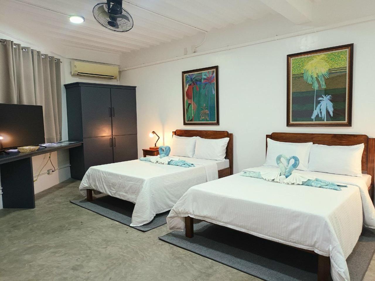 Av Suites Puerto Galera Ngoại thất bức ảnh