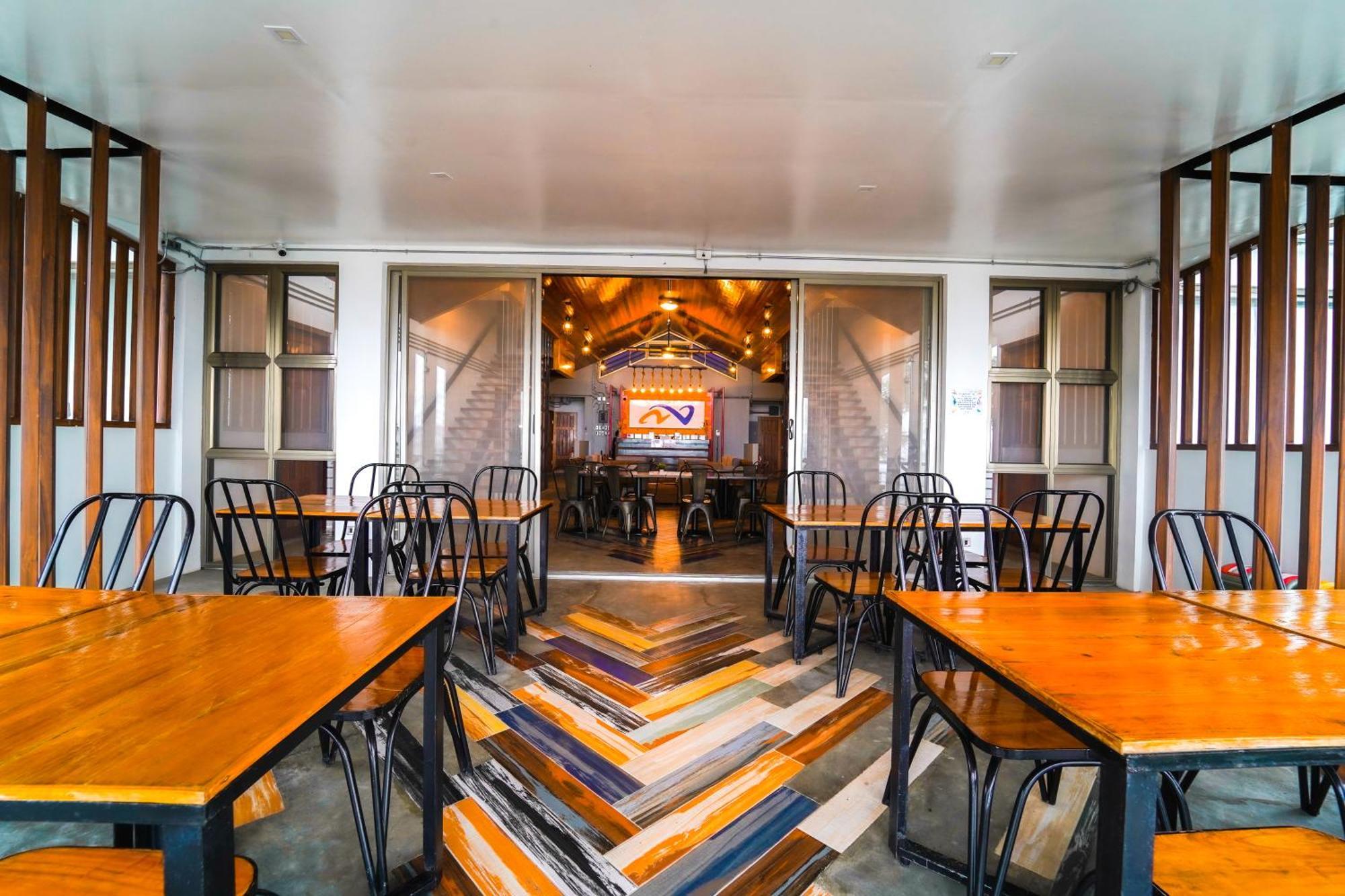 Av Suites Puerto Galera Ngoại thất bức ảnh