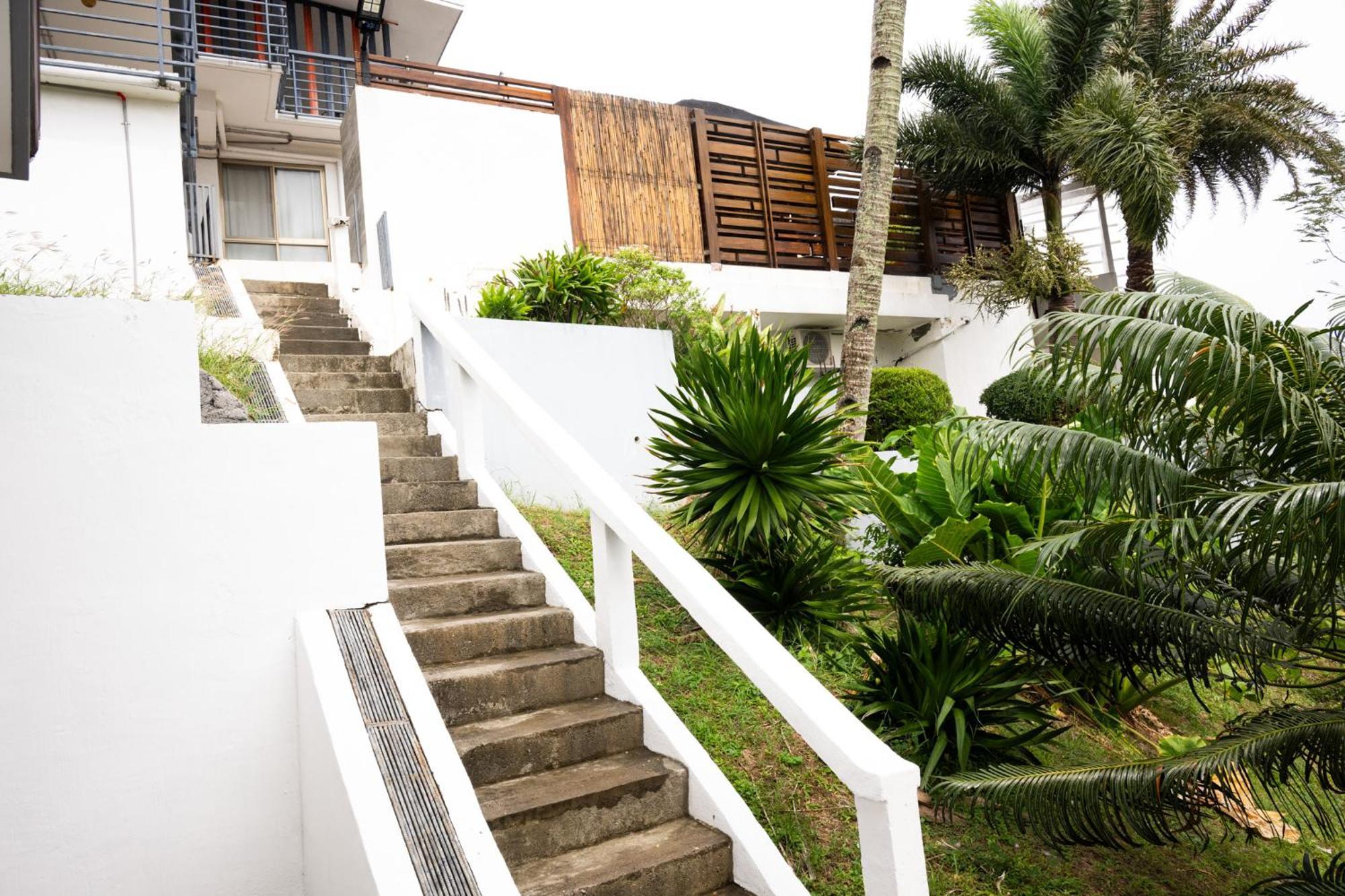 Av Suites Puerto Galera Ngoại thất bức ảnh