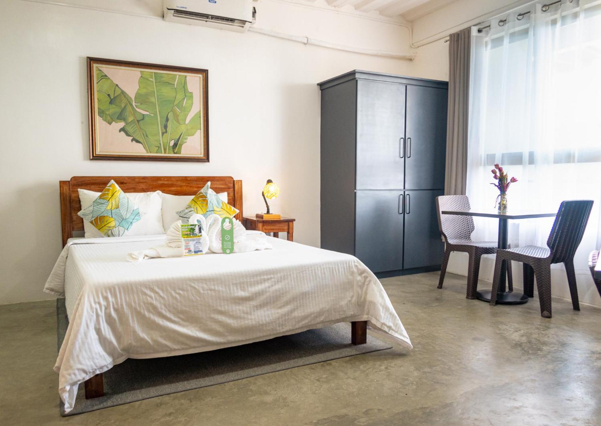 Av Suites Puerto Galera Ngoại thất bức ảnh